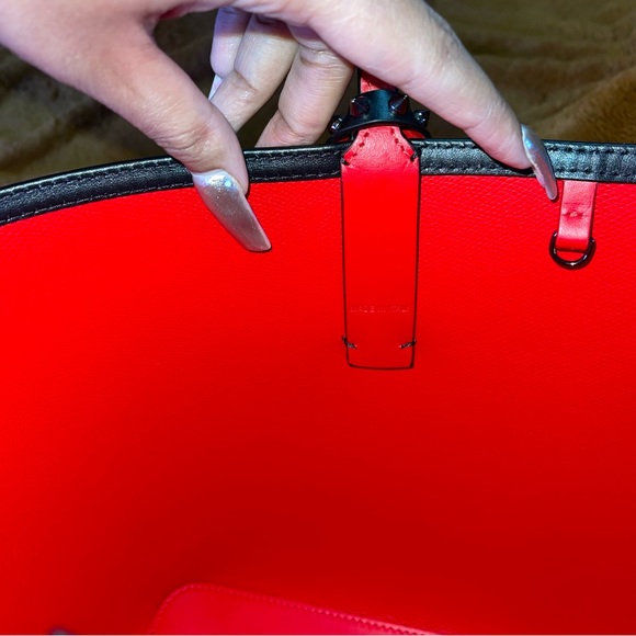 New Christian Louboutin Walk A Mile in My Shoes Cabata Small Grained Leather Bag - Picture 15 of 16